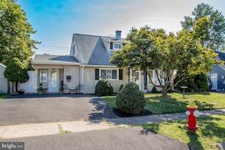 582 Elbridge Rd, Morrisville, PA 19067