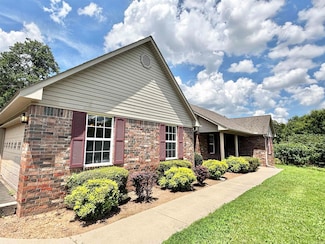 7 Misti Valley Ln, Morrilton, AR 72110