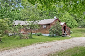 1542 Clement Hill Rd, Contoocook, NH 03229