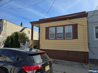 16 Lake St, Belleville, NJ 07109