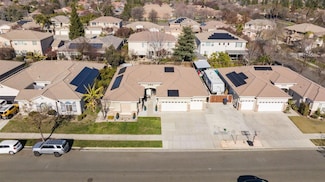 2948 W Clinton Ct, Visalia, CA 93291