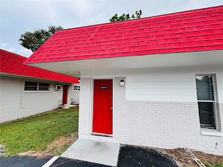 1310 Lexington Ct, Tampa, FL 33612