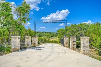 271 Rolling North Ranch Rd, Blanco, TX 78606