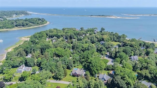 2 White Pine Ln, Setauket, NY 11733