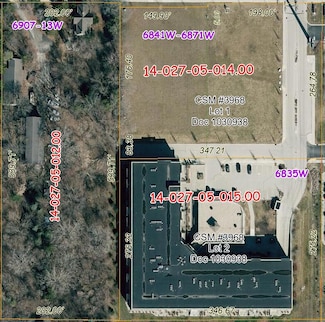 6841 W Mequon Rd, Mequon, WI 53092