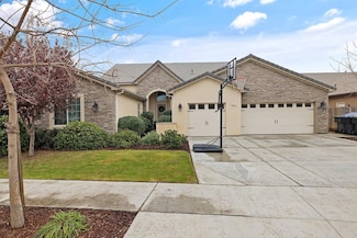 6517 W Wren Ave, Visalia, CA 93291