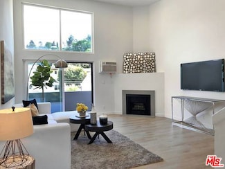 2211 Griffith Park Unit 17, Los Angeles, CA 90039