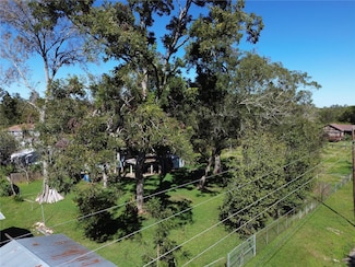 170 N County Road 30, Angleton, TX 77515