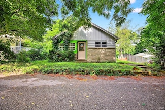 2304 S Ford Ave, Bloomington, IN 47403