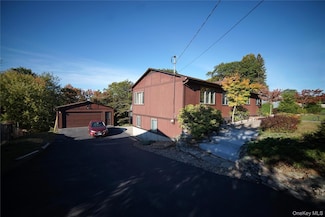 24 Oak Dr, Monroe, NY 10950