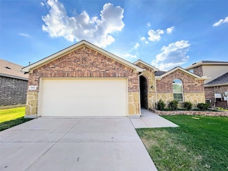 1910 Alamandine Ave, Cross Roads, TX 76227
