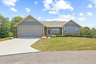 1721 Holly Bend Dr, Byrdstown, TN 38549