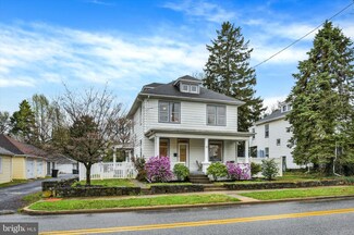 11 W Marble St, Mechanicsburg, PA 17055