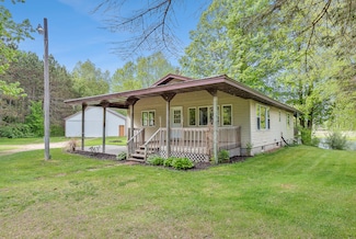 16436 45th Ave, Barryton, MI 49305