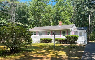91 Webber Hill Rd, Kennebunk, ME 04043