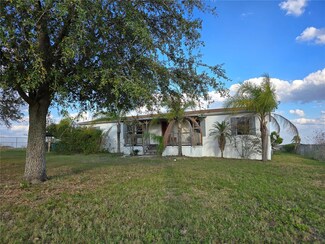 816 Holly Hill Rd, Davenport, FL 33837