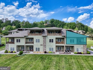 1649 Lakeview Dr, Young Harris, GA 30582