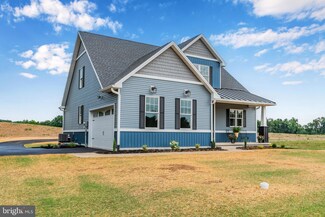 5 Elton Dr, Carlisle, PA 17015