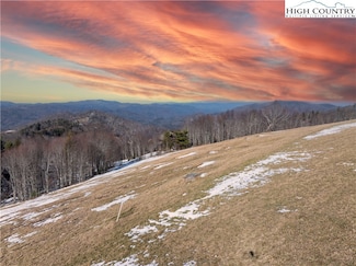 RS4 Skywest Pkwy, Banner Elk, NC 28604