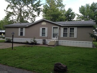 17748 Rock Creek Rd, Thompson, OH 44086