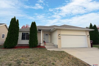 8839 Truchard Rd, Lincoln, NE 68526