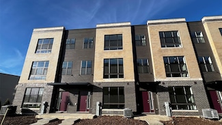 375 Summit Cir, Lombard, IL 60148