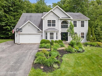 10 Overlook Dr, Gansevoort, NY 12831