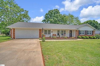 215 Edgewood Dr, Mauldin, SC 29662