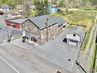 218 Parkhill Dr, Parkhill, PA 15945