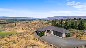1742 Weikel Rd, Yakima, WA 98908