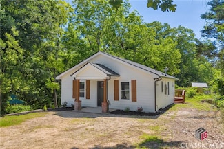 1037 S Pond St, Toccoa, GA 30577
