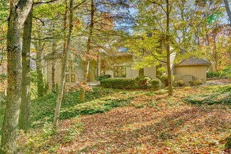 10 Saddle Ridge Trail, Fairport, NY 14450