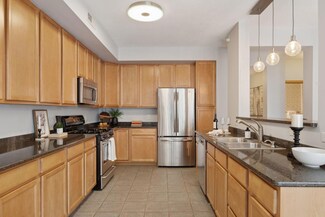 825 Berry St Unit 212, Saint Paul, MN 55114