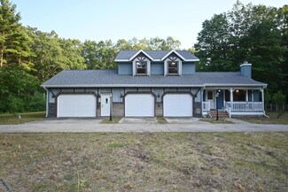 4251 W Giles Rd, Muskegon, MI 49445