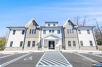 22 Maple St Unit 3, Allendale, NJ 07401