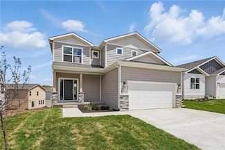 780 Creekmoor Dr, Raymore, MO 64083