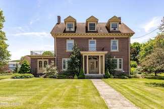 570 E Main St, Middleburg, PA 17842