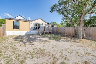 900 Tree Dr, Granbury, TX 76048