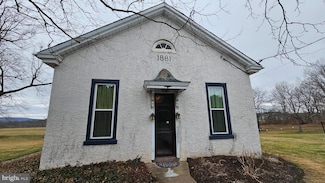 808 Old Swede Rd, Douglassville, PA 19518
