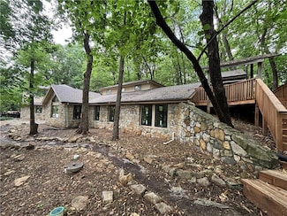 7601 E Forest Lakes Dr NW, Parkville, MO 64152