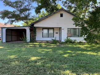 703 W 19th St, Ada, OK 74820