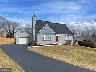 79 Old Lancaster Rd, Devon, PA 19333