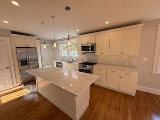 79 Hovey St Unit 2, Watertown, MA 02472