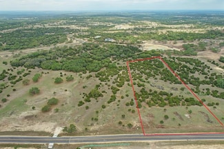413 E Flying Owl Dr, Johnson City, TX 78636