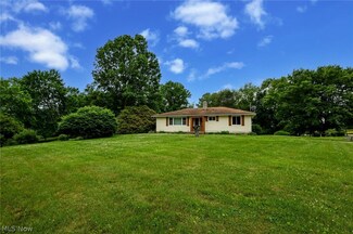 322 Skyview Dr, Akron, OH 44319