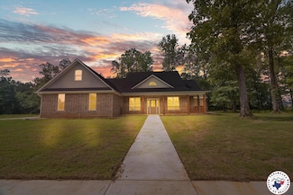 3508 Southern Magnolia Ln, Texarkana, AR 71854