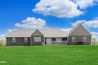 1594 39c Ave NW, Garrison, ND 58540