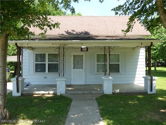 108 Church St, Charleston, AR 72933