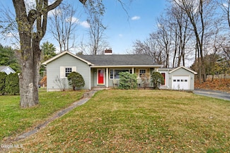 2965 Hillcrest Rd, Schenectady, NY 12309