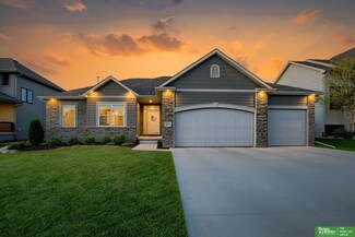 18714 Schofield Dr, Omaha, NE 68136